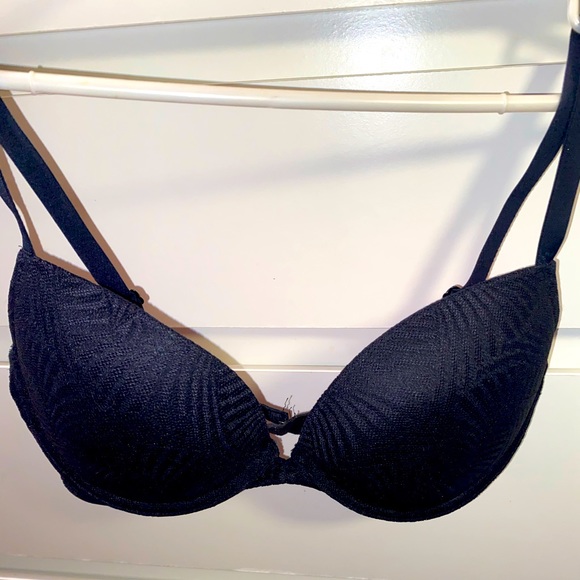 Brand new , no tags , never worn was to small.